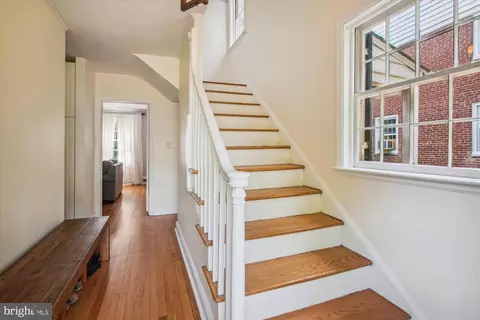 Entry Way - 4020 Deepwood Rd, Baltimore, MD 21218 photo 1 of 1
