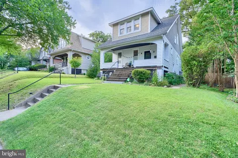 423 Westgate Rd, Baltimore, MD 21229 photo 2