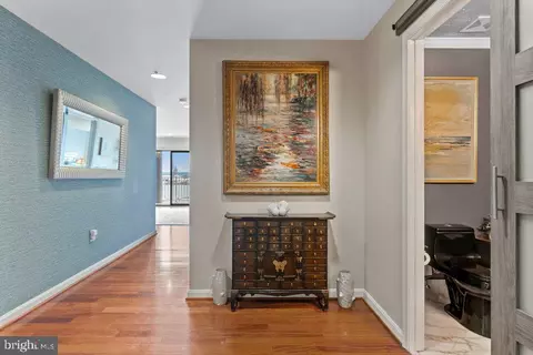 2702 Lighthouse Pt E #723, Baltimore, MD 21224 photo 6
