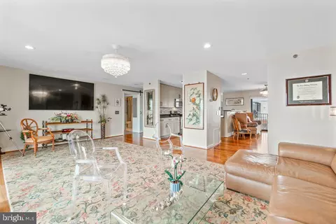 2702 Lighthouse Pt E #723, Baltimore, MD 21224 photo 17