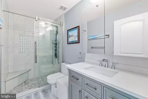 2702 Lighthouse Pt E #723, Baltimore, MD 21224 photo 25