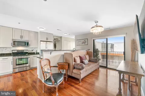 2702 Lighthouse Pt E #723, Baltimore, MD 21224 photo 14