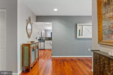 2702 Lighthouse Pt E #723, Baltimore, MD 21224 photo 8