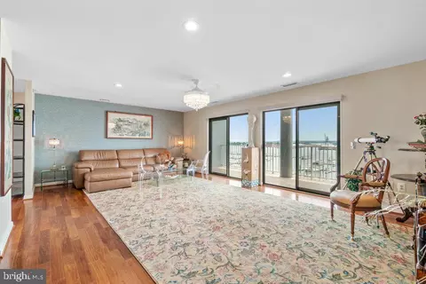 2702 Lighthouse Pt E #723, Baltimore, MD 21224 photo 18