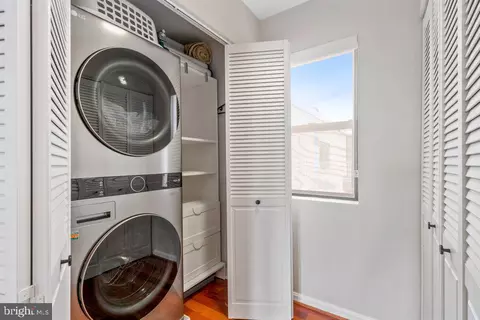 2702 Lighthouse Pt E #723, Baltimore, MD 21224 photo 9