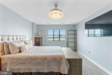 2702 Lighthouse Pt E #723, Baltimore, MD 21224 photo 24