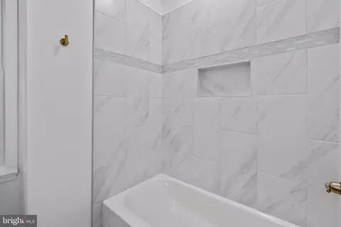 Bath - 1430 E Lanvale St, Baltimore, MD 21213 photo 3 of 7