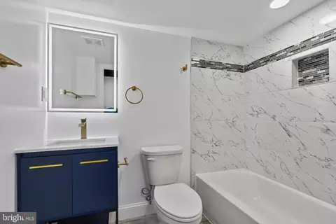 Bath - 1430 E Lanvale St, Baltimore, MD 21213 photo 7 of 7