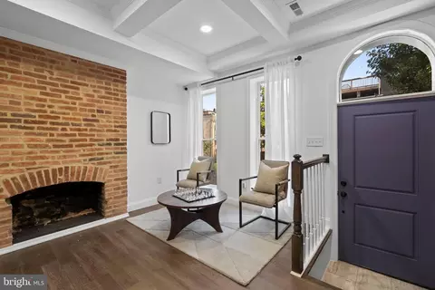 Entry Way - 1430 E Lanvale St, Baltimore, MD 21213 photo 2 of 10