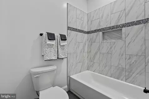 Bath - 1432 E Lanvale St, Baltimore, MD 21213 photo 3 of 9