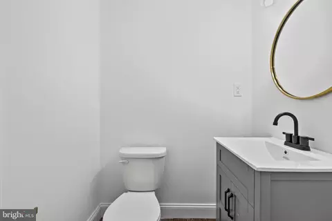 Bath - 1432 E Lanvale St, Baltimore, MD 21213 photo 1 of 9