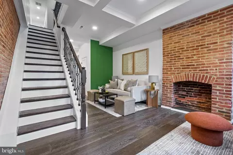 Entry Way - 1432 E Lanvale St, Baltimore, MD 21213 photo 1 of 12
