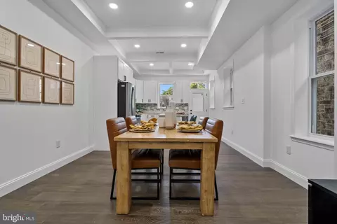 Entry Way - 1432 E Lanvale St, Baltimore, MD 21213 photo 5 of 12