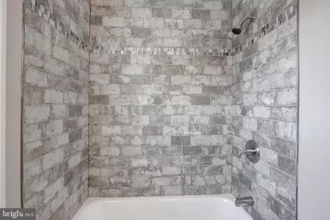 Bath - 6205 Catalpha Rd, Baltimore, MD 21214 photo 2 of 3