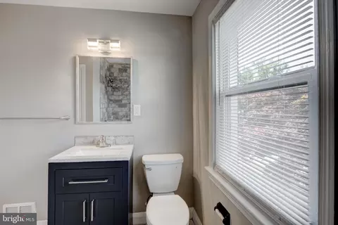 Bath - 6205 Catalpha Rd, Baltimore, MD 21214 photo 3 of 3