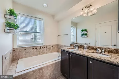 Bath - 26 E Fort Ave, Baltimore, MD 21230 photo 2 of 3