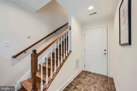 Entry Way - 26 E Fort Ave, Baltimore, MD 21230 photo 2 of 4