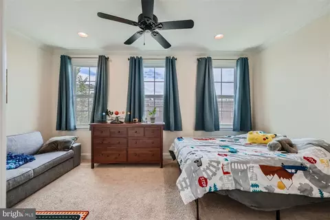 Bedroom - 26 E Fort Ave, Baltimore, MD 21230 photo 2 of 3