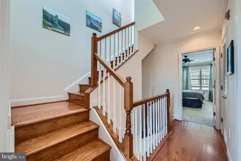 Entry Way - 26 E Fort Ave, Baltimore, MD 21230 photo 3 of 4