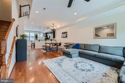 Entry Way - 26 E Fort Ave, Baltimore, MD 21230 photo 1 of 4