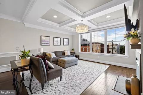 Living - 1045 S Baylis St, Baltimore, MD 21224 photo 1 of 2