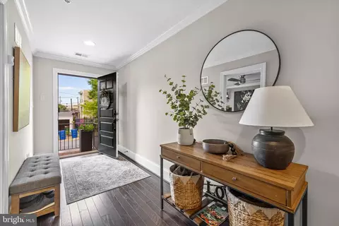 Entry Way - 1045 S Baylis St, Baltimore, MD 21224 photo 1 of 8
