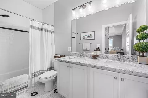 Bath - 1045 S Baylis St, Baltimore, MD 21224 photo 4 of 4