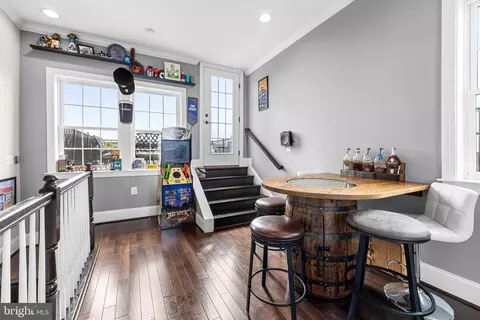 Entry Way - 1045 S Baylis St, Baltimore, MD 21224 photo 7 of 8