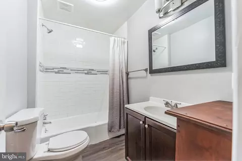 Bath - 2917 Eastern Ave, Baltimore, MD 21224 photo 1 of 1