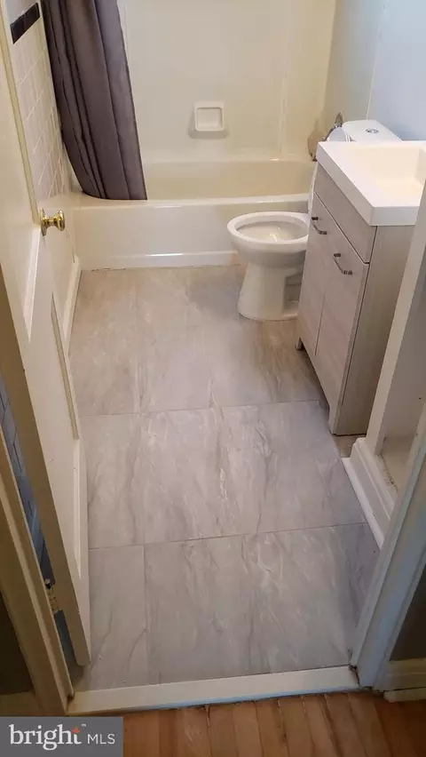 Bath - 3023 Georgetown Rd, Baltimore, MD 21230 photo 1 of 3