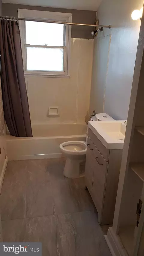 Bath - 3023 Georgetown Rd, Baltimore, MD 21230 photo 3 of 3