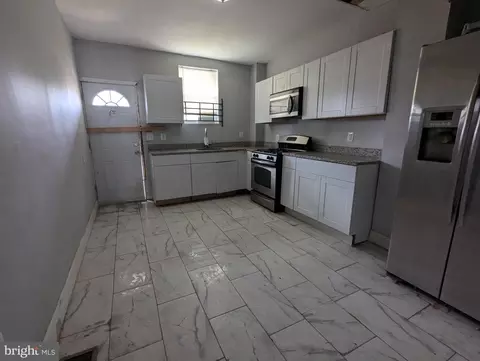 Entry Way - 413 E 22nd St, Baltimore, MD 21218 photo 1 of 3