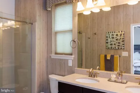Bath - 1307 Steuart St, Baltimore, MD 21230 photo 1 of 2