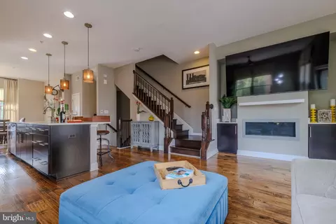 Entry Way - 1307 Steuart St, Baltimore, MD 21230 photo 5 of 12