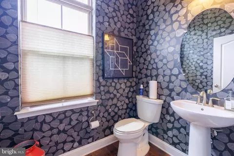 Entry Way - 1307 Steuart St, Baltimore, MD 21230 photo 7 of 12