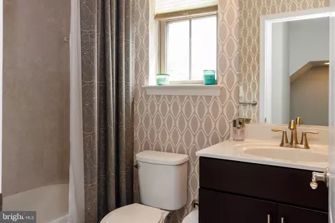 Bath - 1307 Steuart St, Baltimore, MD 21230 photo 2 of 2