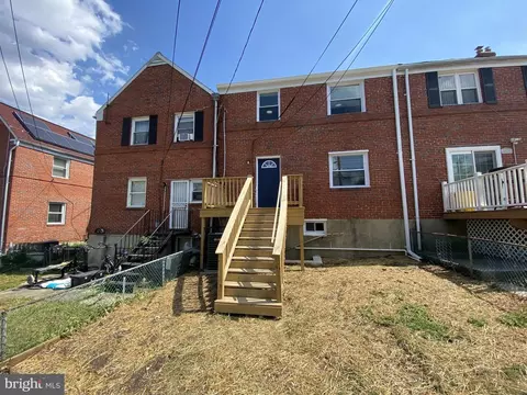 Exterior - 3918 Glenhunt Rd, Baltimore, MD 21229 photo 1 of 1