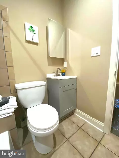 Bath - 3714 E Lombard St, Baltimore, MD 21224 photo 10 of 11