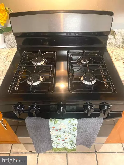 Kitchen - 3714 E Lombard St, Baltimore, MD 21224 photo 4 of 12