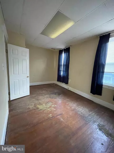 811 Unetta Ave, Baltimore, MD 21229 photo 11