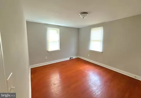Entry Way - 6115 Moyer Ave, Baltimore, MD 21206 photo 3 of 4