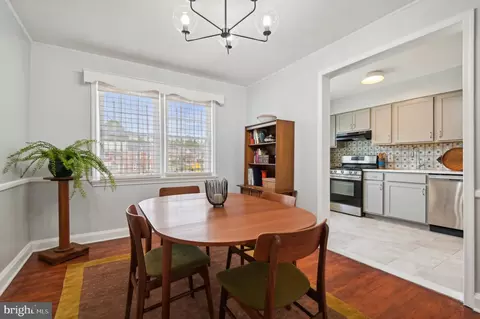 Dining - 854 Evesham Ave, Baltimore, MD 21212 photo 1 of 1