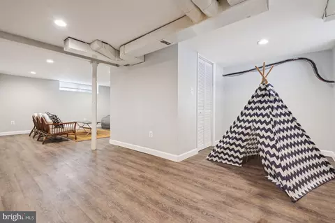 Entry Way - 854 Evesham Ave, Baltimore, MD 21212 photo 2 of 2