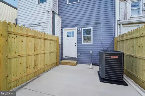 Exterior - 1136 Nanticoke St, Baltimore, MD 21230 photo 2 of 4