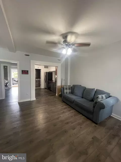 Entry Way - 312 Marydell Rd, Baltimore, MD 21229 photo 2 of 5