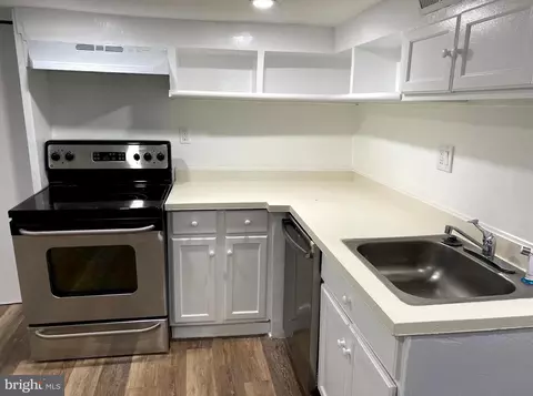 Kitchen - 312 Marydell Rd, Baltimore, MD 21229 photo 1 of 2