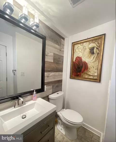 Bath - 312 Marydell Rd, Baltimore, MD 21229 photo 2 of 2