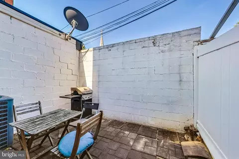 Exterior - 312 S Regester St, Baltimore, MD 21231 photo 3 of 4