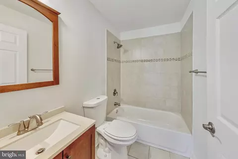 Bath - 312 S Regester St, Baltimore, MD 21231 photo 6 of 6