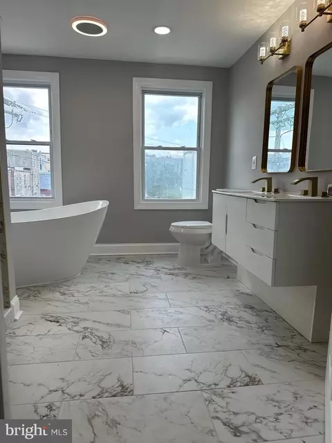 Bath - 2412 Callow Ave, Baltimore, MD 21217 photo 5 of 6